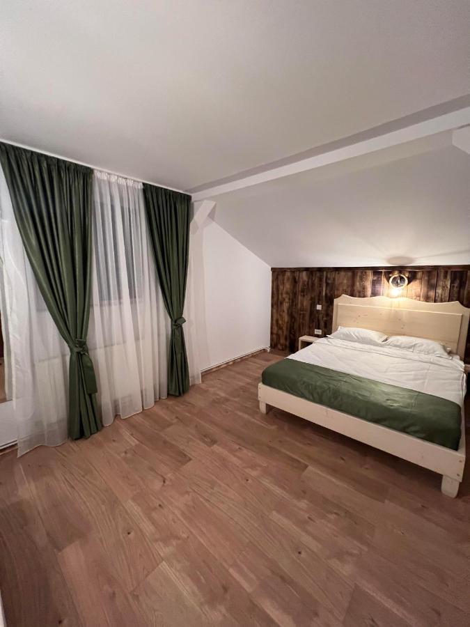 Barlogul Din Vidraru Hotel Curtea de Argeş Exterior foto