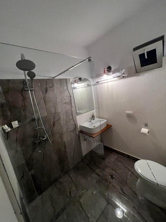 Barlogul Din Vidraru Hotel Curtea de Argeş Exterior foto