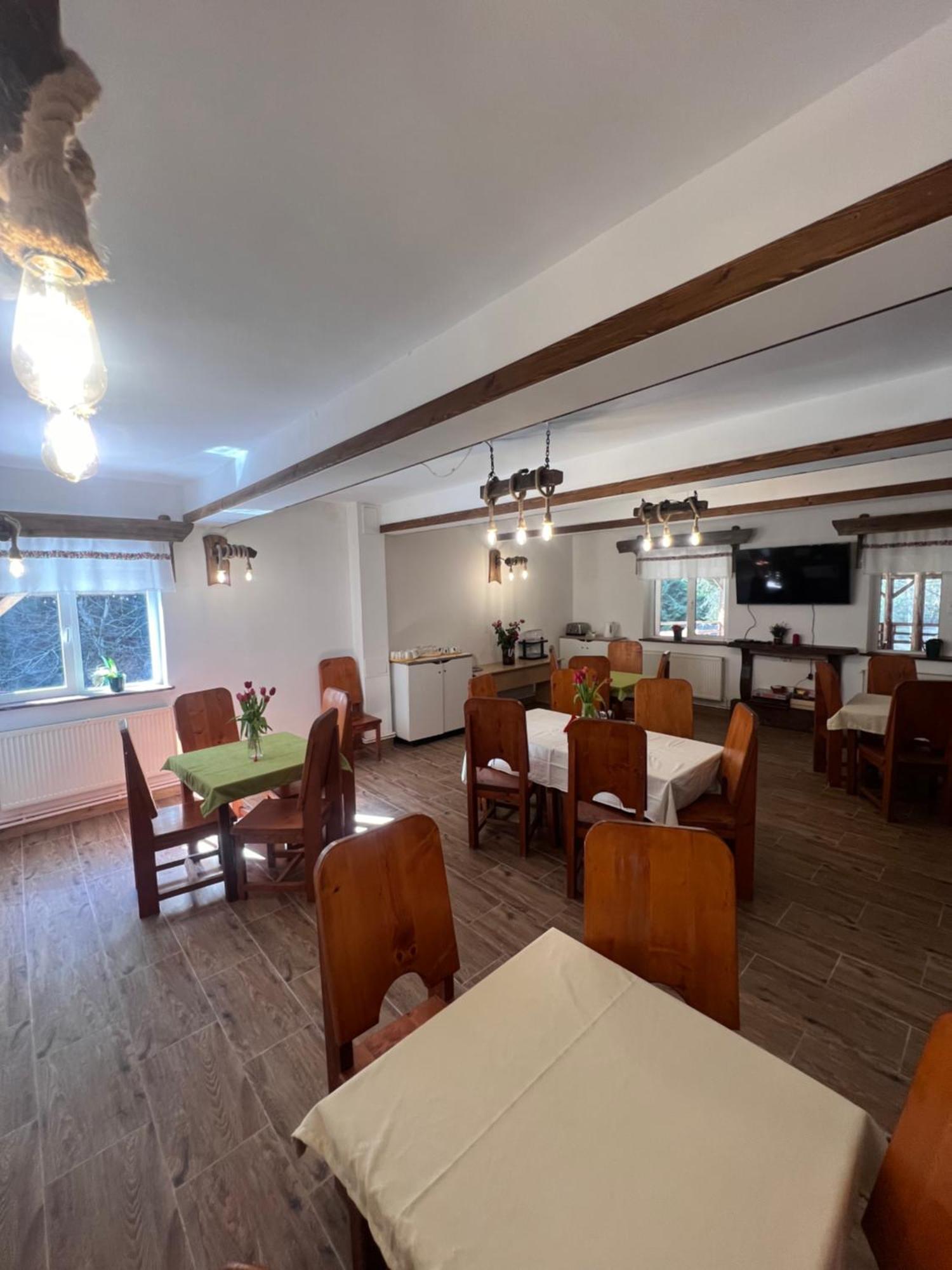 Barlogul Din Vidraru Hotel Curtea de Argeş Exterior foto